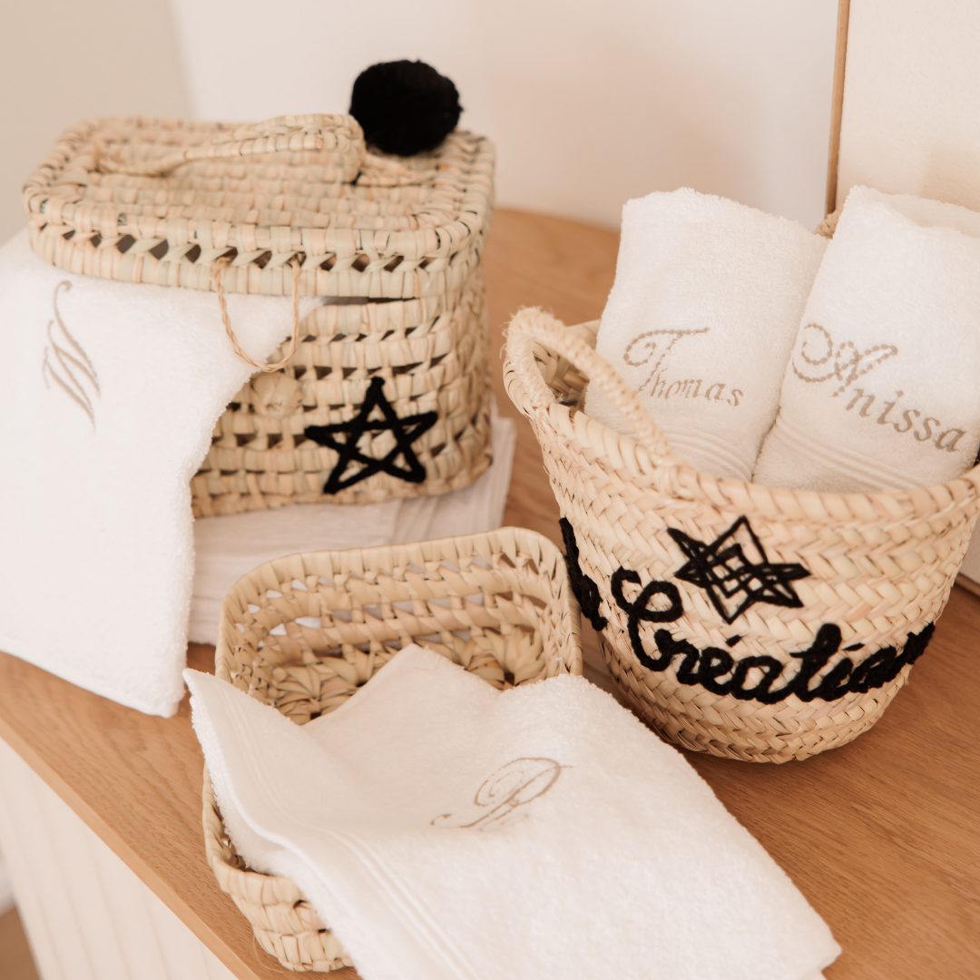 Serviette invitée personnalisée brodée – Image 2