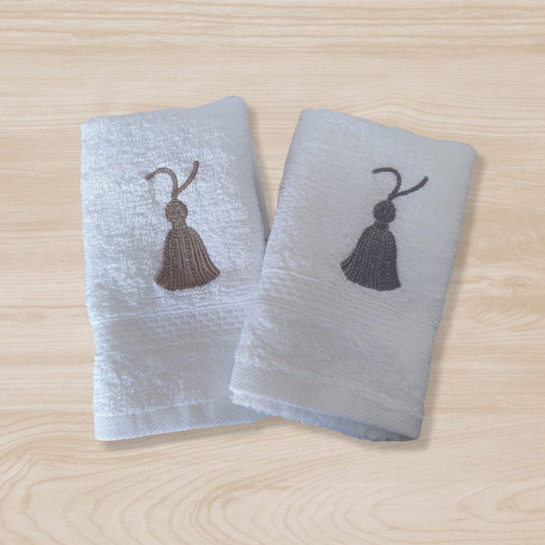 Serviette invitée personnalisée brodée – Image 4