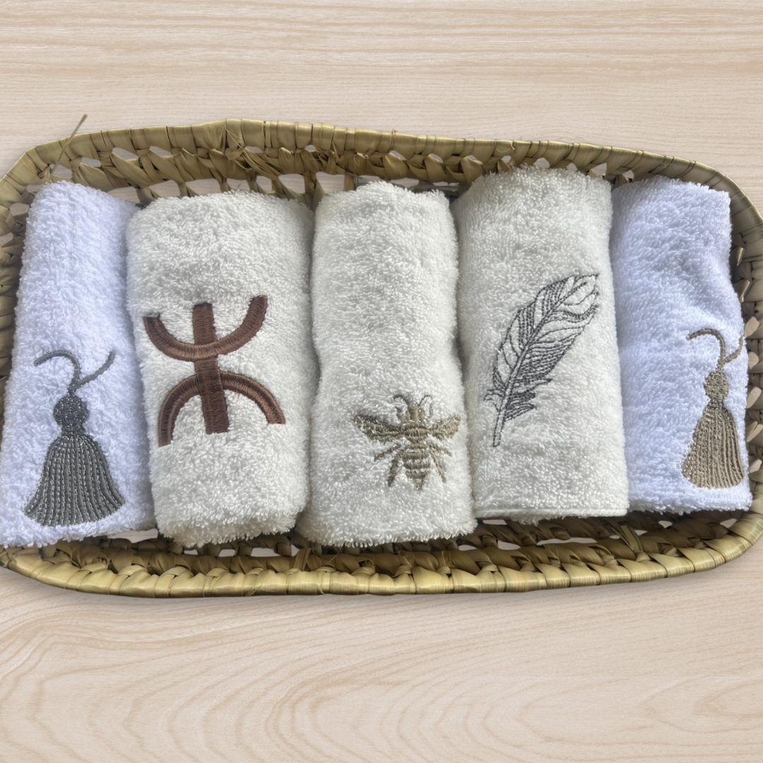 Serviette invitée personnalisée brodée – Image 5